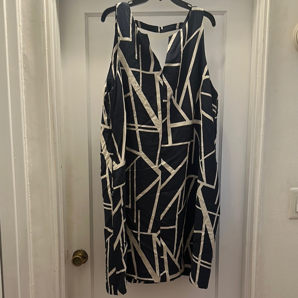 Banana Republic Geometric Asymmetrical Dress - Black and White - Preloved